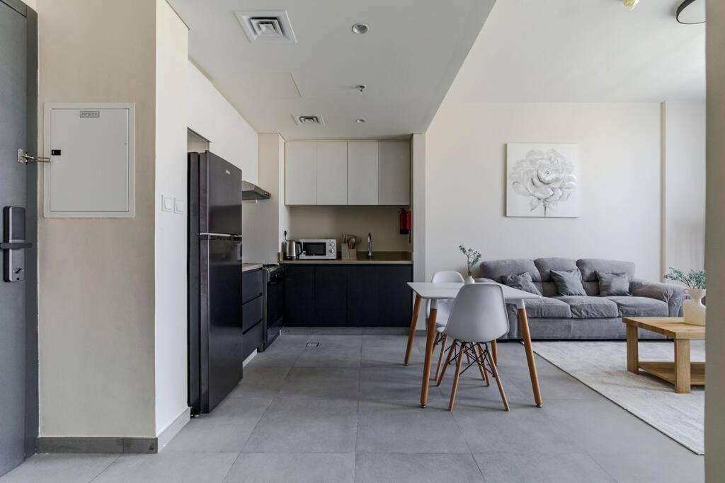 Sahab - Solo 1Br Apt In Al Jada 沙迦 外观 照片