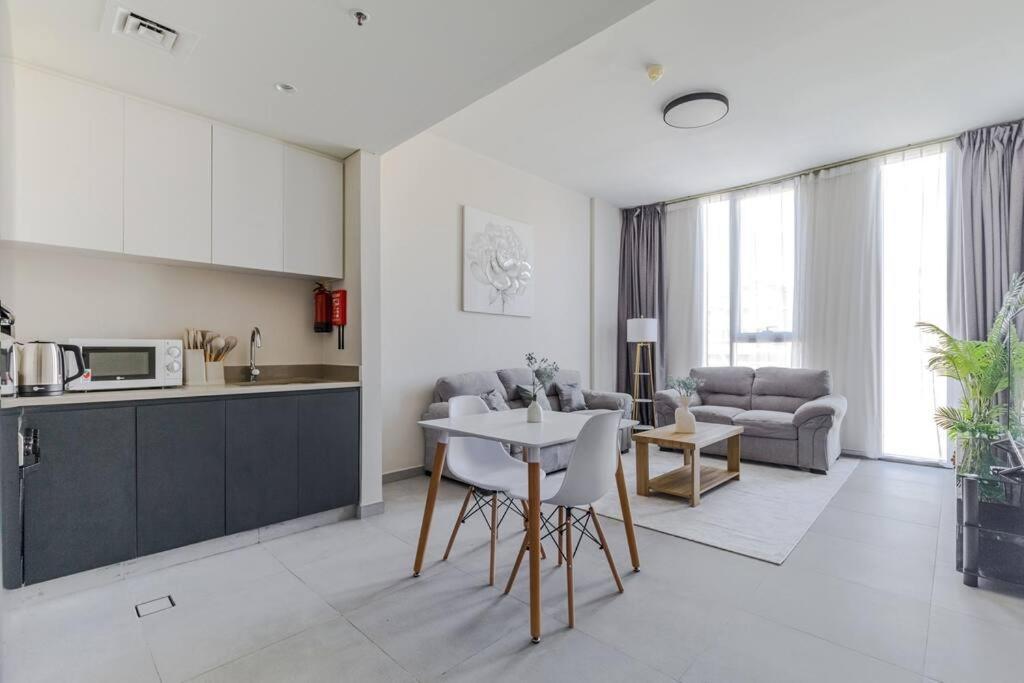 Sahab - Solo 1Br Apt In Al Jada 沙迦 外观 照片