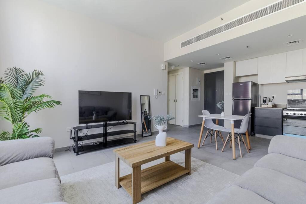 Sahab - Solo 1Br Apt In Al Jada 沙迦 外观 照片