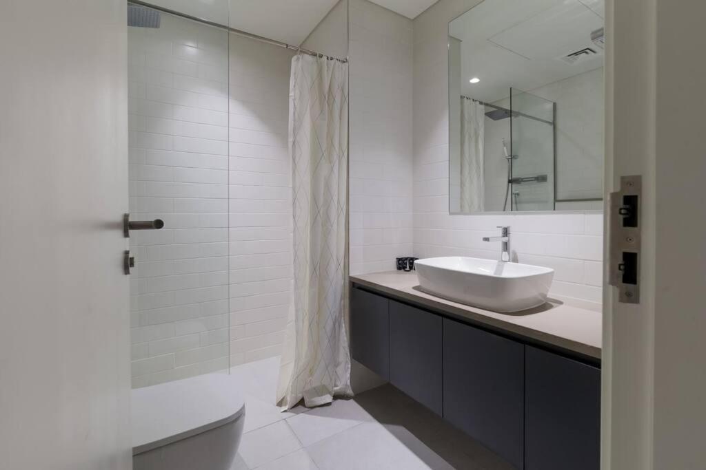 Sahab - Solo 1Br Apt In Al Jada 沙迦 外观 照片