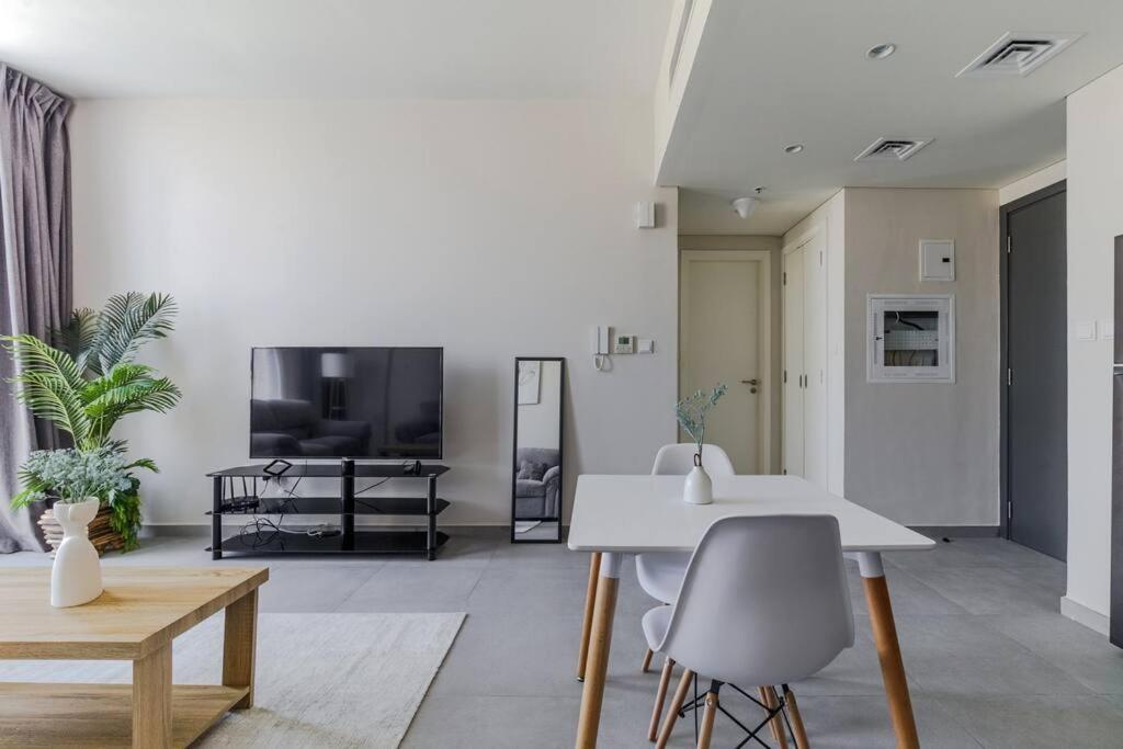 Sahab - Solo 1Br Apt In Al Jada 沙迦 外观 照片